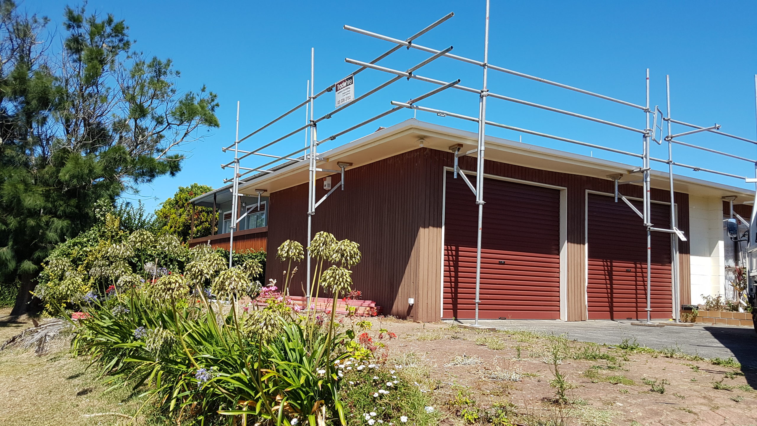 Roof Edge Protection Tradehire Scaffolding